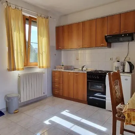 Ljuba Apartment *