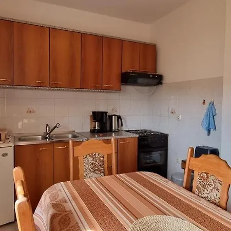 Ljuba Apartment *