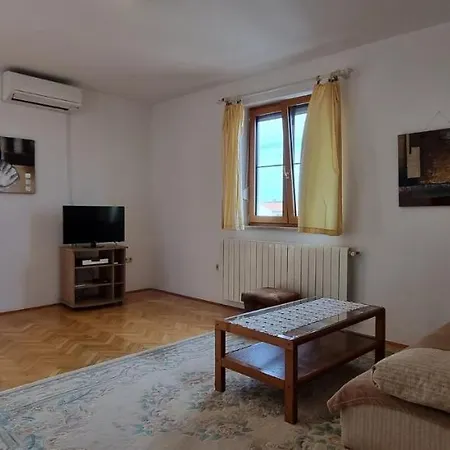 Lejlighed Ljuba *